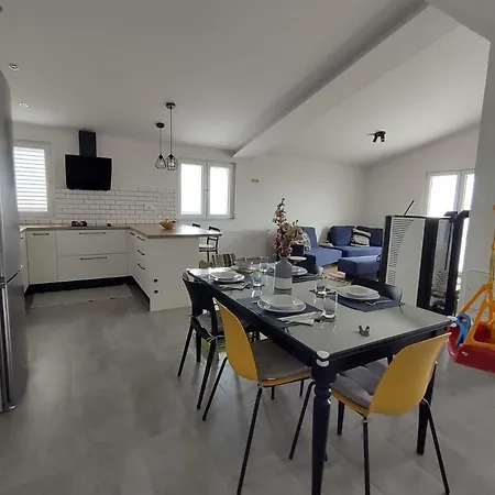 Apartment Family Marton Makarska