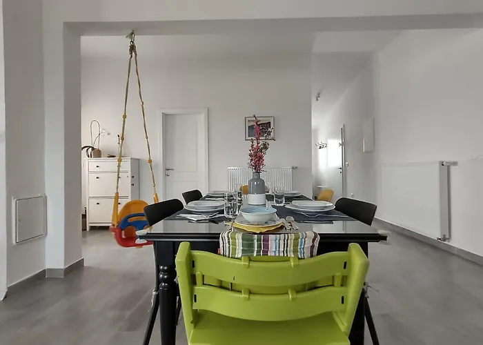 Family Marton Μακάρσκα