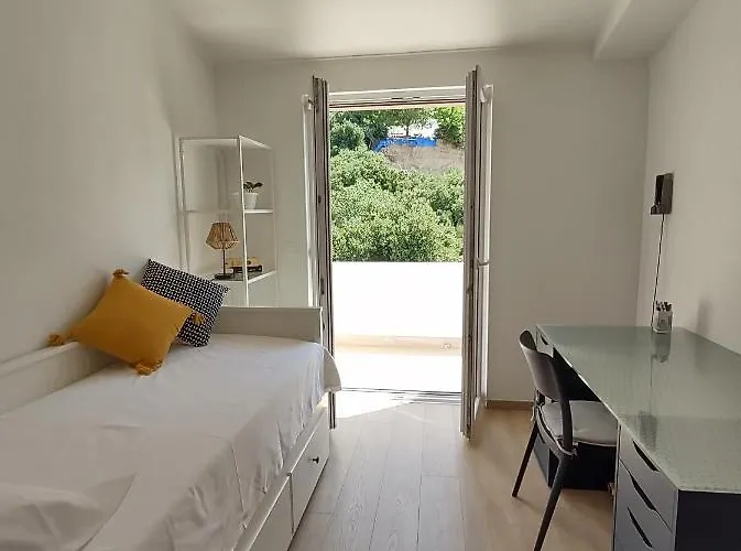 Family Marton Μακάρσκα